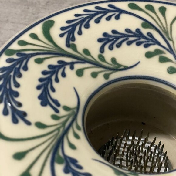 Cornish Hill Pottery NH Spiral Pattern Ikebana Flower Frog Stoneware Vase 2009 - Picture 6 of 8